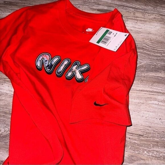 Nwt Nike Boys XL Nike graphic shirt sleeve T size XL RED - Picture 3 of 8